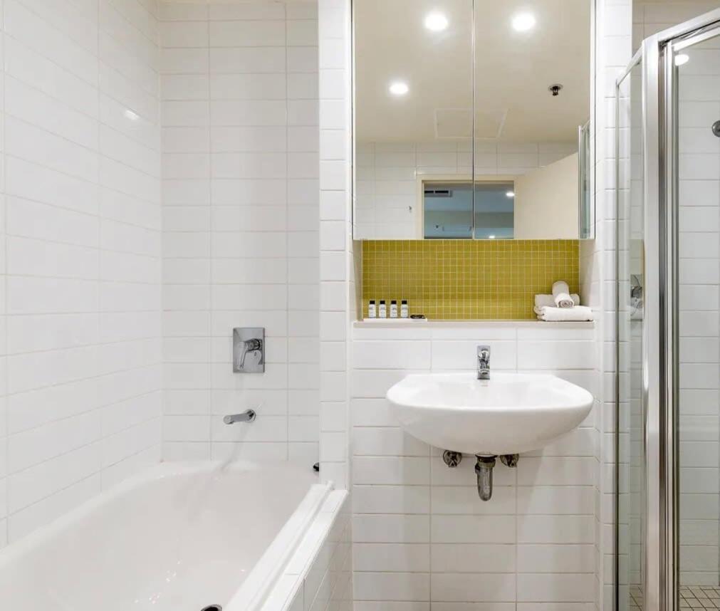 Glenelg Oasis, Pool, Gym, Spa & Sauna, Free Parking, City Views Exterior foto